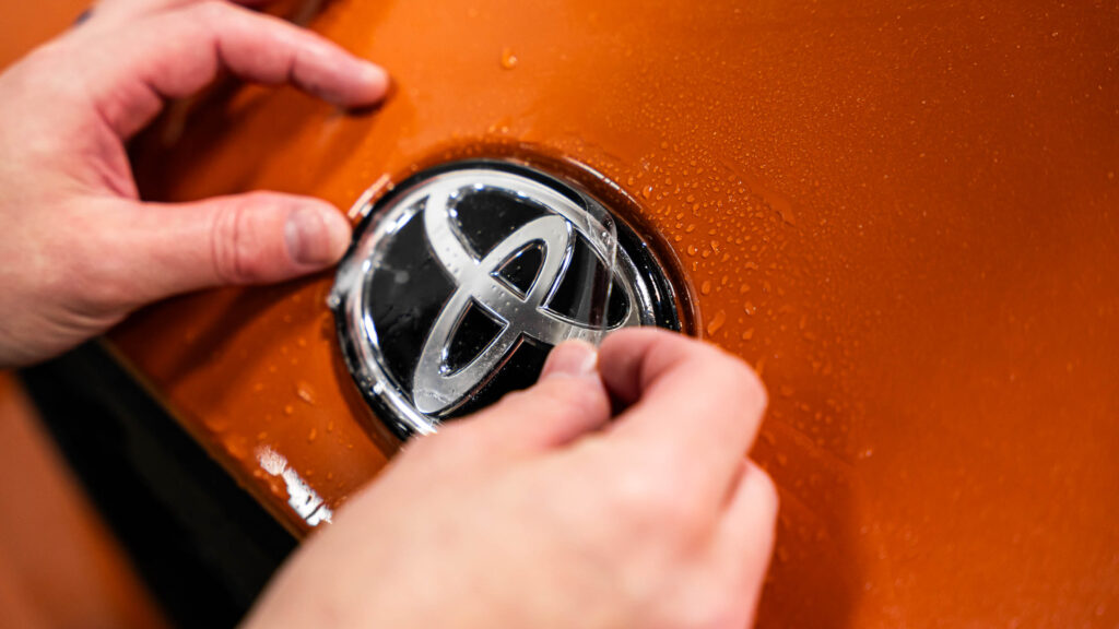 Applying PPF to Toyota logo